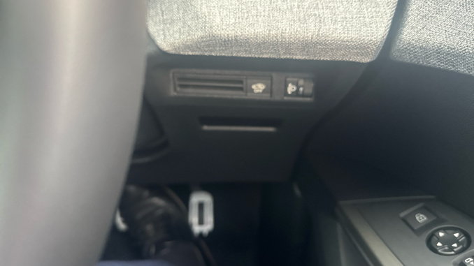 Peugeot 3008 157kW Allure 73kWh 5dr Auto Electric Estate - Image 26